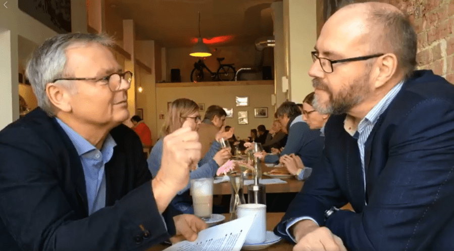 Hans-Herbert Jenckel im Gespräch mit Arena-Planer Jürgen Krumböhmer in der Meyerei beim neuen Social-Media-Format "11.30 Uhr".