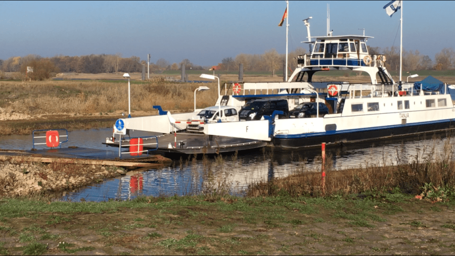 Noch setzt die Fähre Tanja bei Neu Darchau über die Elbe.